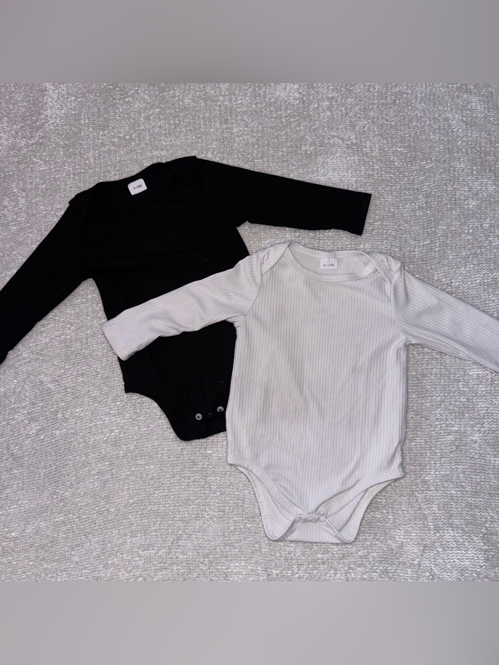 SHEIN 2 Ribbed Long-Sleeve Baby One-Piece Bodysuit - Black & white 9-12M